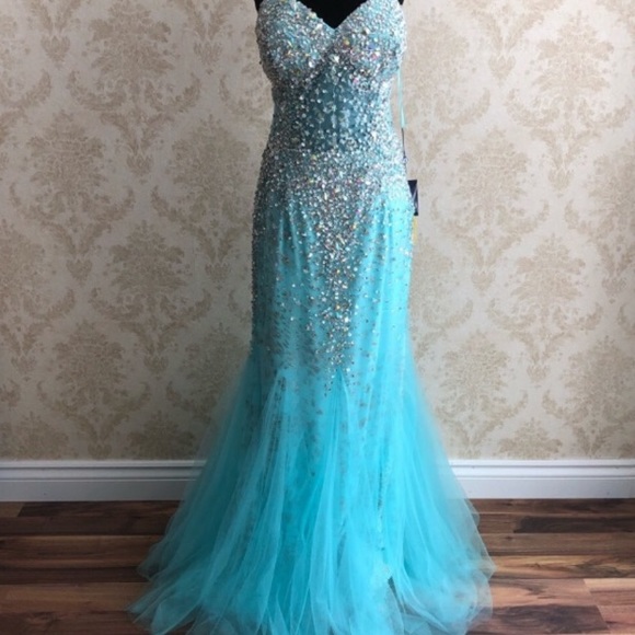 BNWT May Queen mermaid style beaded gown - Picture 5 of 15